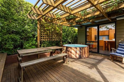 Photo of property in 1/92 Kervil Avenue, Te Atatu Peninsula, Auckland, 0610