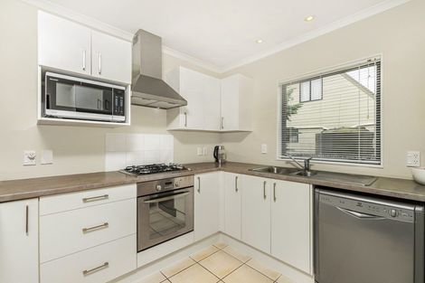 Photo of property in 2/28 Holiday Road, Stanmore Bay, Whangaparaoa, 0932