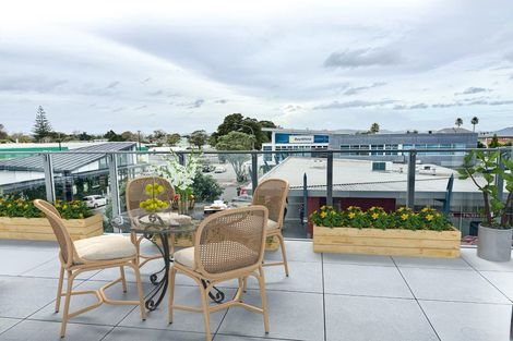 Photo of property in Bella Vista, 2d/84 Gunner Drive, Te Atatu Peninsula, Auckland, 0610