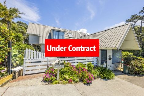 Photo of property in 204 Mellons Bay Road, Mellons Bay, Auckland, 2014