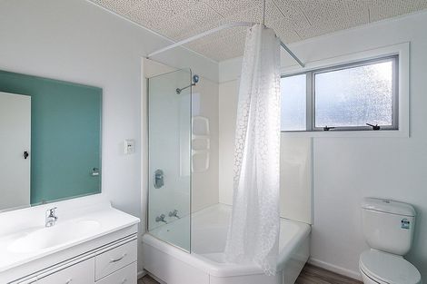 Photo of property in 66 Martin Road, Paraparaumu Beach, Paraparaumu, 5032