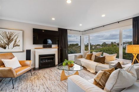 Photo of property in 44 Peter Terrace, Castor Bay, Auckland, 0620