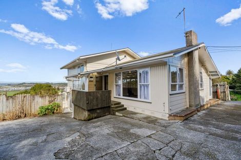 Photo of property in 10 Memorial Drive, Parahaki, Whangarei, 0112