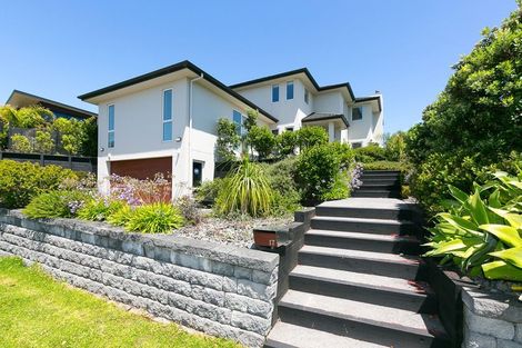 Photo of property in 17 Links Drive, Waiwhakaiho, New Plymouth, 4312