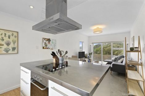Photo of property in Kingsgate Flats, 10 Austin Street, Mount Victoria, Wellington, 6011
