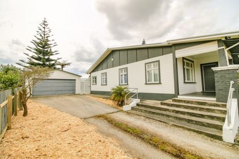 Photo of property in 9 Tongariro Street, Castlecliff, Whanganui, 4501