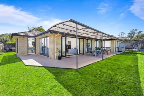 Photo of property in 72 Kittiwake Drive, Schnapper Rock, Auckland, 0632