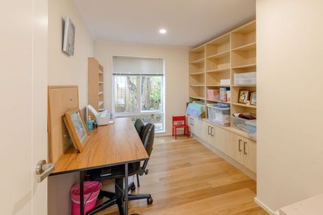 Photo of property in 40 Saint Andrews Square, Strowan, Christchurch, 8052