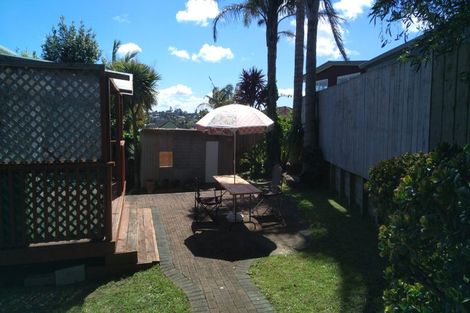 Photo of property in 1/3 Manutara Avenue, Forrest Hill, Auckland, 0620