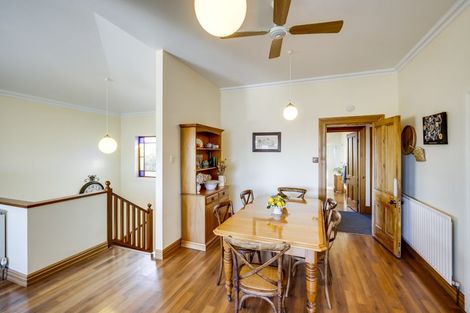 Photo of property in 2 Cobden Crescent, Bluff Hill, Napier, 4110