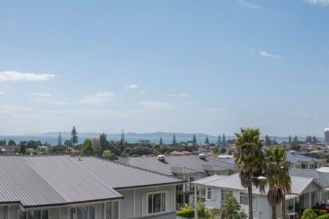 Photo of property in 27 Landmark Terrace, Orewa, 0931