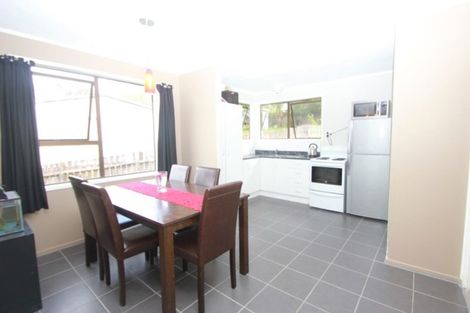 Photo of property in 25 Virgo Place, Glen Eden, Auckland, 0602