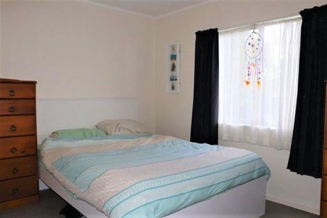 Photo of property in 2/54 Pooks Road, Ranui, Auckland, 0612