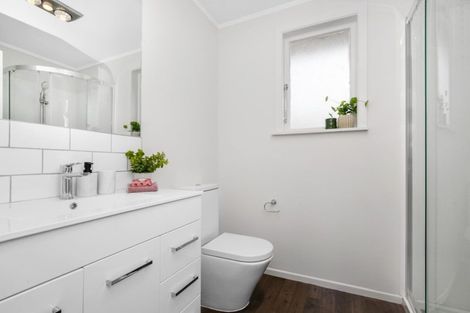 Photo of property in 10 Olive Street, Manurewa, Auckland, 2102