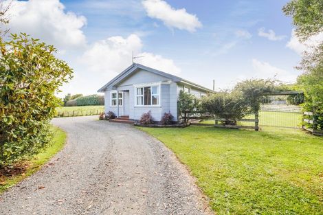 Photo of property in 2079 Kimbolton Road, Kiwitea, Feilding, 4777