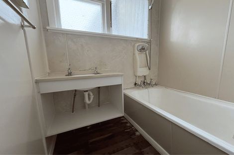 Photo of property in 18 Hinemoa Street, Levin, 5510