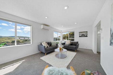 Photo of property in 4 Maraval Crescent, Grenada Village, Wellington, 6037