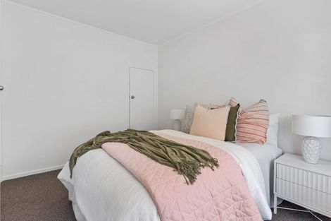 Photo of property in 2/16 Beach Road, Castor Bay, Auckland, 0620