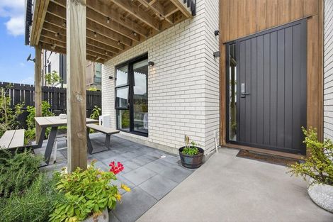 Photo of property in 4/271 Ormiston Road, Flat Bush, Auckland, 2019