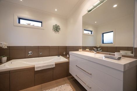 Photo of property in 31 Balmoral Drive, Terrace End, Palmerston North, 4410