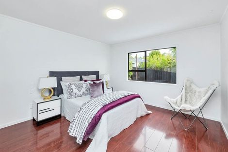 Photo of property in 2/22 Bronzewing Terrace, Unsworth Heights, Auckland, 0632