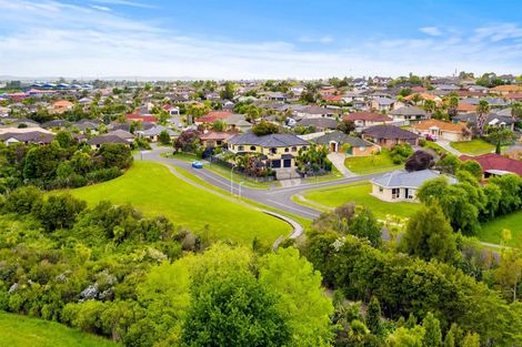 Photo of property in 1 Fleetwood Drive, Henderson, Auckland, 0612