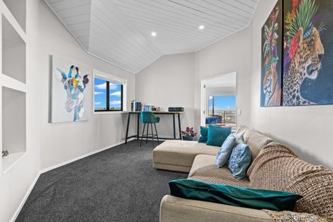 Photo of property in 5 Ti Tree Lane, Stanmore Bay, Whangaparaoa, 0932