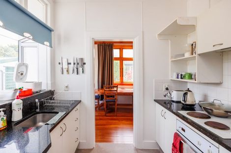 Photo of property in 25 Argyle Avenue, Takaro, Palmerston North, 4410