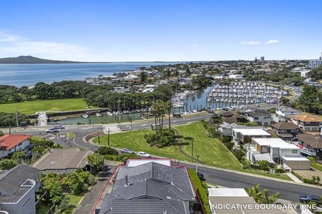 Photo of property in 7 Commodore Parry Road, Castor Bay, Auckland, 0620