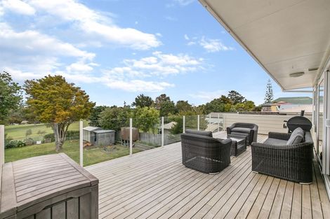 Photo of property in 1361 Whangaparaoa Road, Army Bay, Whangaparaoa, 0930