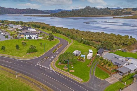 Photo of property in 1 Hei Esplanade, Whitianga, 3510