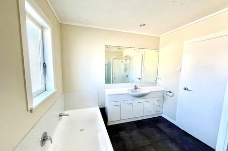 Photo of property in 14 Beatty Road, Pukekohe, 2120