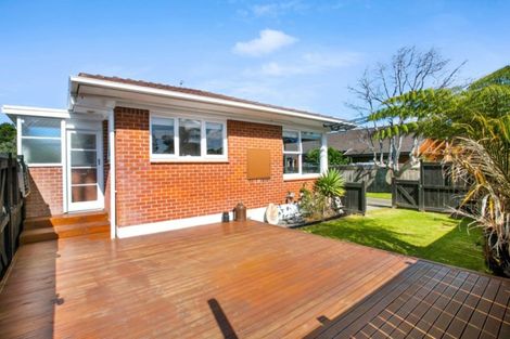 Photo of property in 1/24 Inverness Road, Browns Bay, Auckland, 0630
