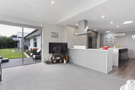 Photo of property in 15 Belgrave Drive, Rangiora, 7400