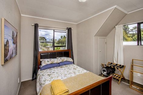 Photo of property in 94a Konini Road, Titirangi, Auckland, 0604