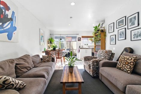 Photo of property in 271 Oceanbeach Road, Mount Maunganui, 3116