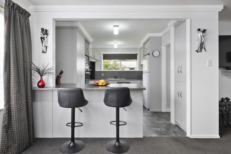 Photo of property in 30 Ongo Road, Hunterville, 4730