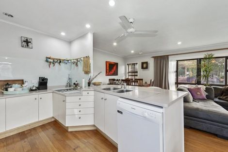 Photo of property in 18 Holloway Place, Forest Lake, Hamilton, 3200