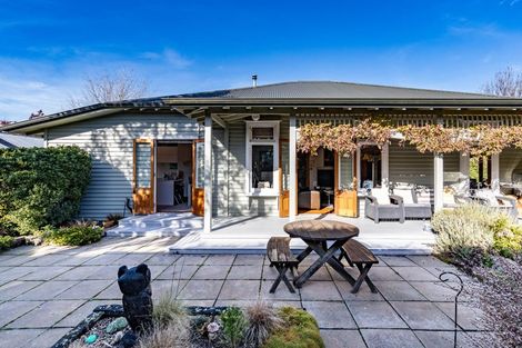 Photo of property in 150 High Street, Oxford, 7430