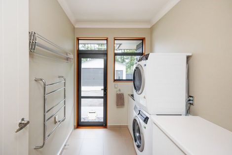 Photo of property in 7 Titirangi Drive, Fitzherbert, Palmerston North, 4471