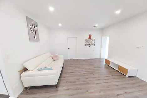 Photo of property in 18 Konoba Avenue, Kumeu, 0810