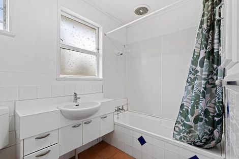 Photo of property in 29 Castleton Street, Birkdale, Auckland, 0626