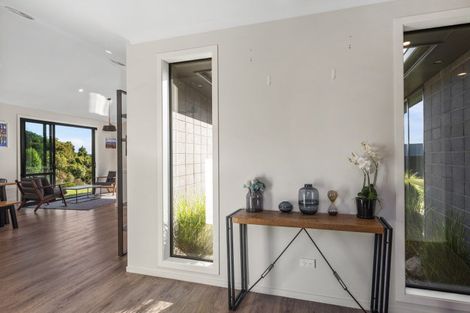 Photo of property in 13 Sparrowhawk Way, Kinloch, Taupo, 3377