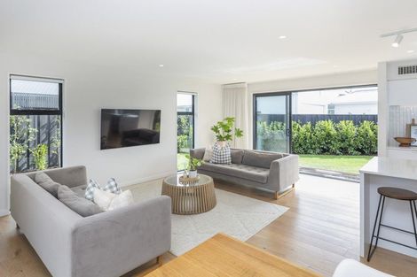 Photo of property in 7 Winning Post Place, Halswell, Christchurch, 8025