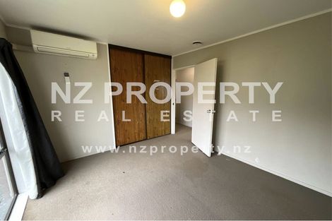 Photo of property in 13 Kearney Place, Massey, Auckland, 0614