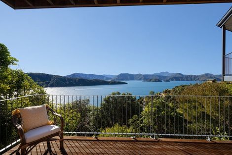 Photo of property in 21 Marina View, Waikawa, Picton, 7281