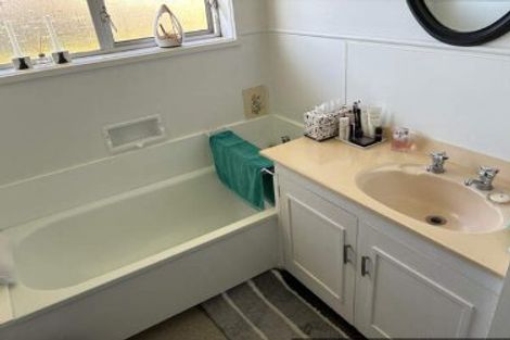 Photo of property in 3 Hilton Road, St Andrews, Hamilton, 3200