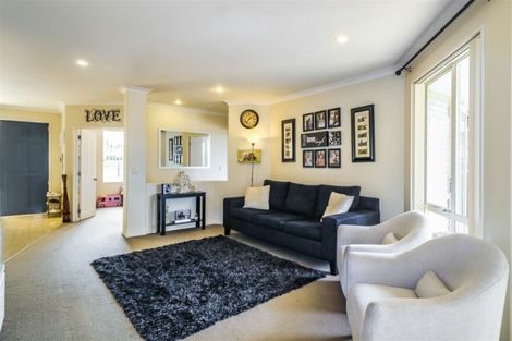 Photo of property in 105 Farnborough Drive, Grandview Heights, Hamilton, 3200