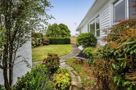 Photo of property in 5 Nikau Street, Inglewood, 4330