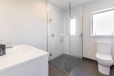 Photo of property in 36 Makora Road, Massey, Auckland, 0614